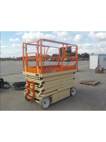 Ножничный самоходный подъемник JLG 3246 ES
