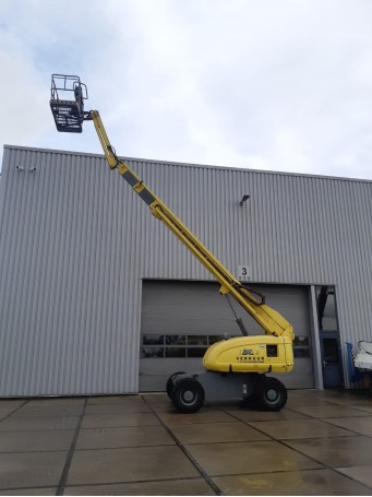 Телескопический дизельный подъемник JLG 660 SJ